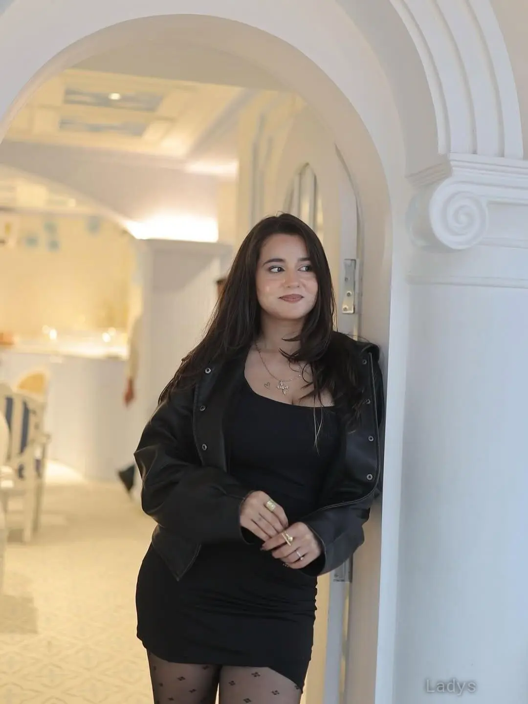 Radhika, 23 years brunette escorts in Abu Dhabi, height 171 sm, Weight kg