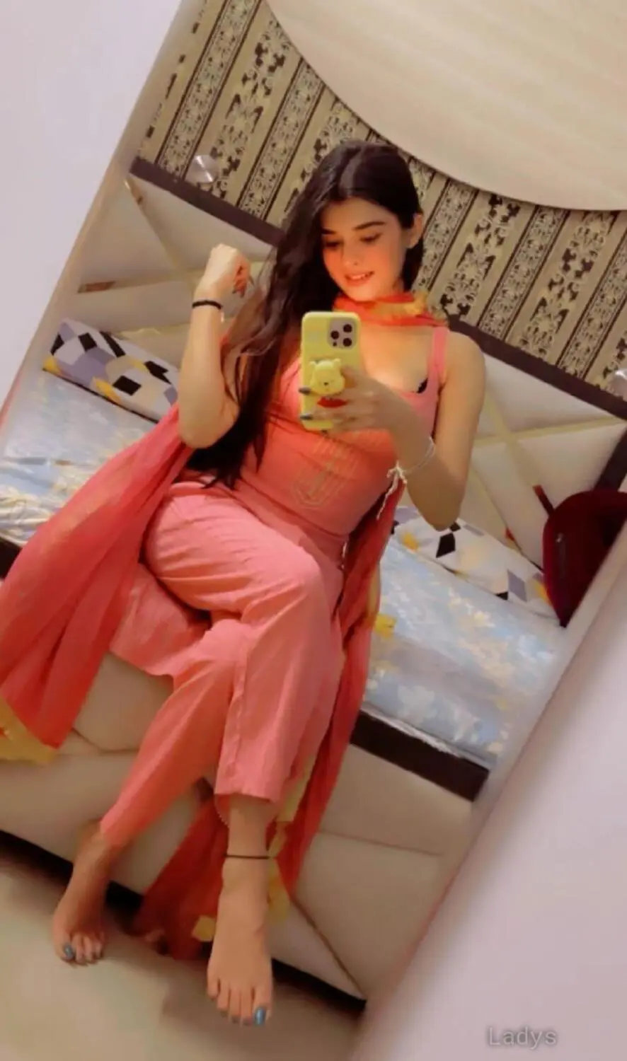 Sara, 22 years brunette escorts in Abu Dhabi, height 168 sm, Weight kg
