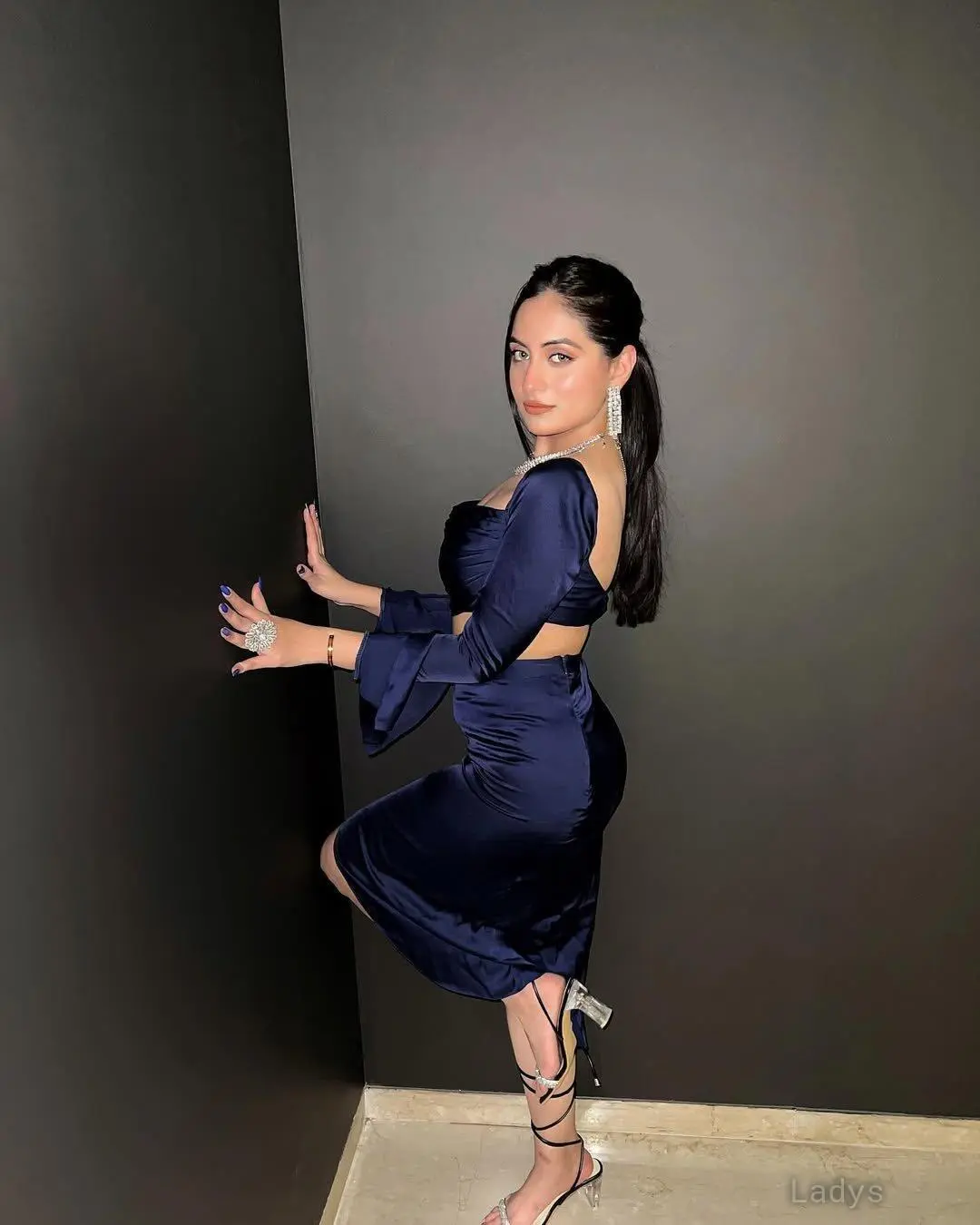 Sheriya, 22 years brunette escorts in Abu Dhabi, height 168 sm, Weight kg