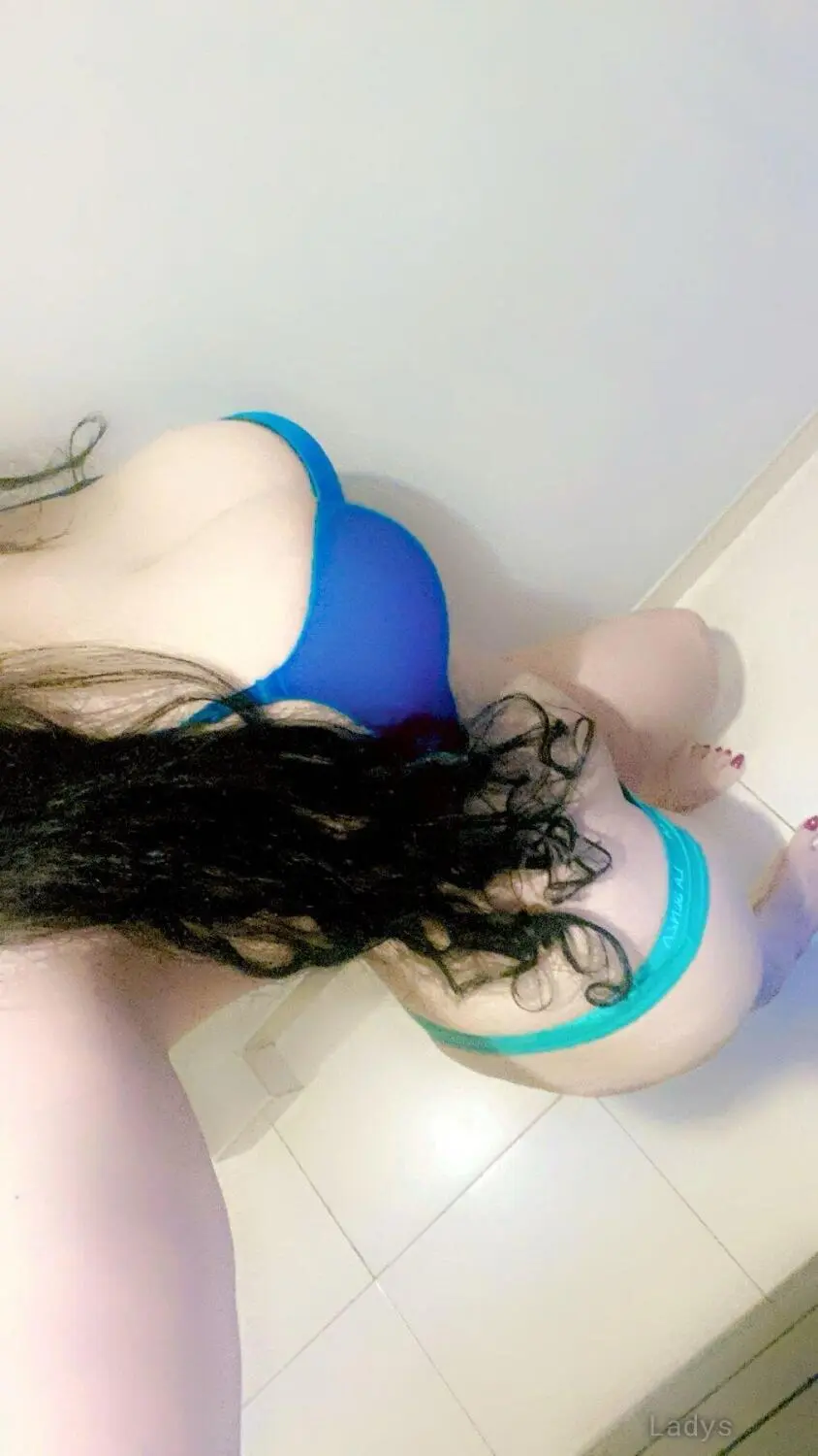 Siu,  years brunette escorts in Abu Dhabi, height  sm, Weight  kg