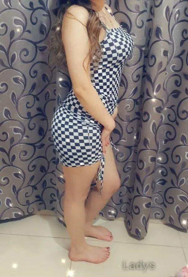 Tina, 22 years brunette escorts in Abu Dhabi, height 160 sm, Weight  kg