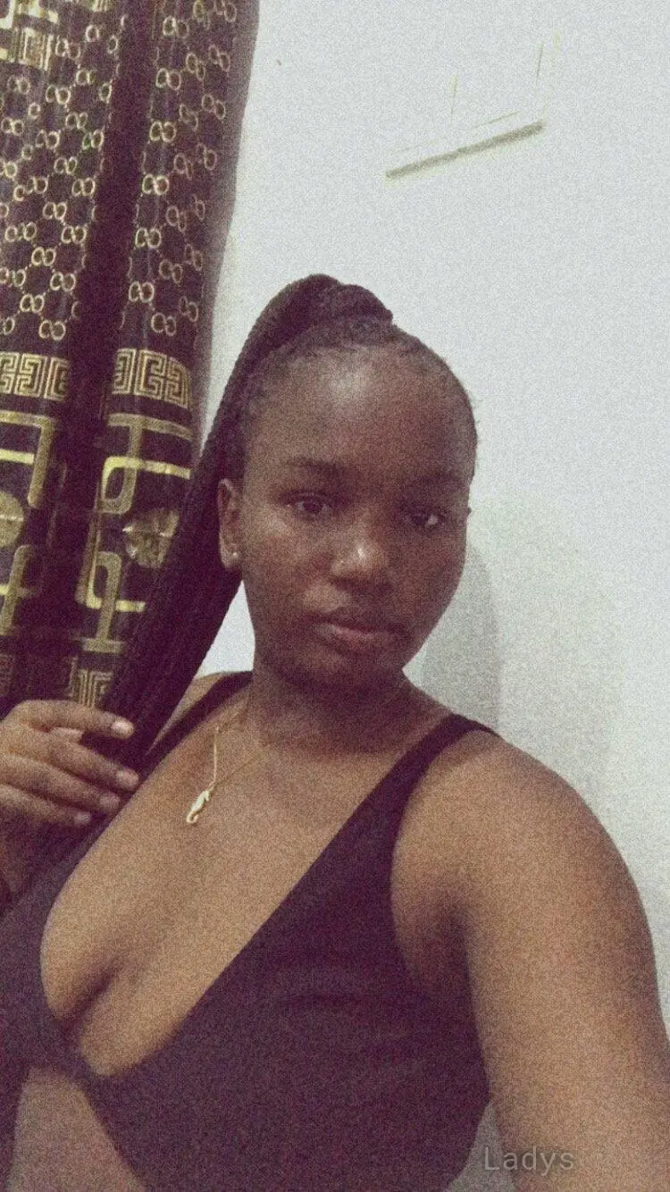 Pretty, 23 years brunette escorts in Abuja, height 152 sm, Weight  kg