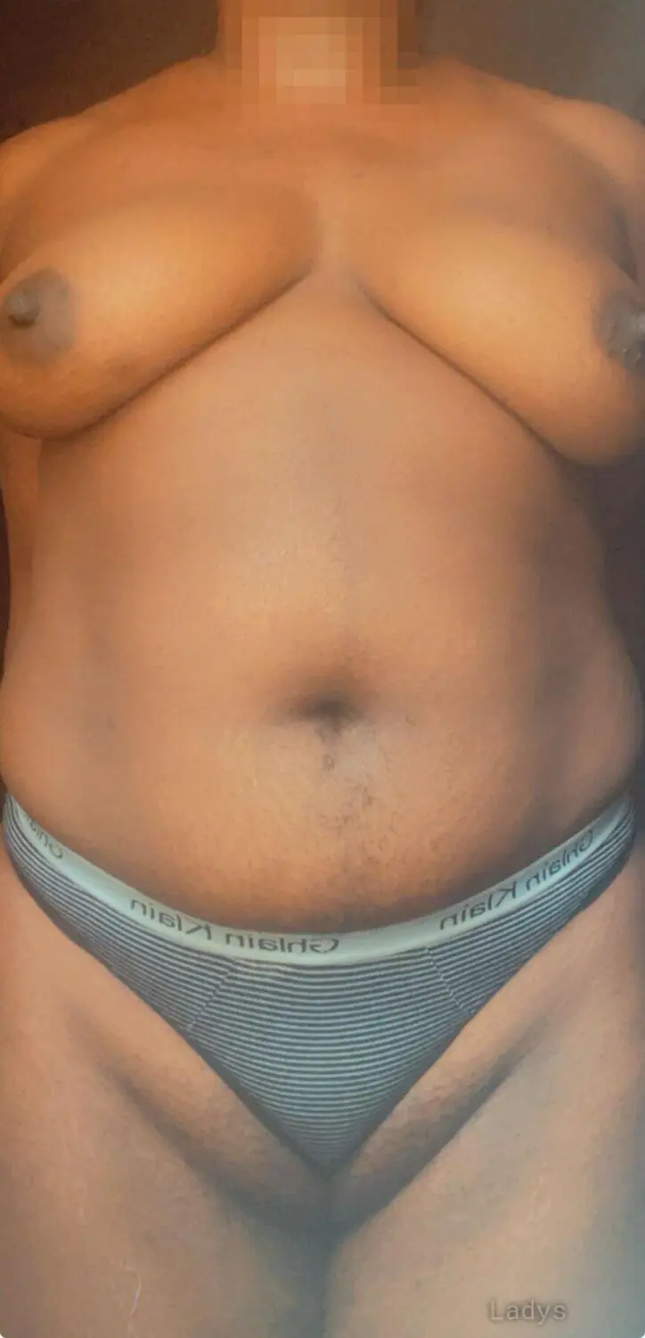 Vedika, 32 years brunette escorts in Abuja, height 173 sm, Weight  kg