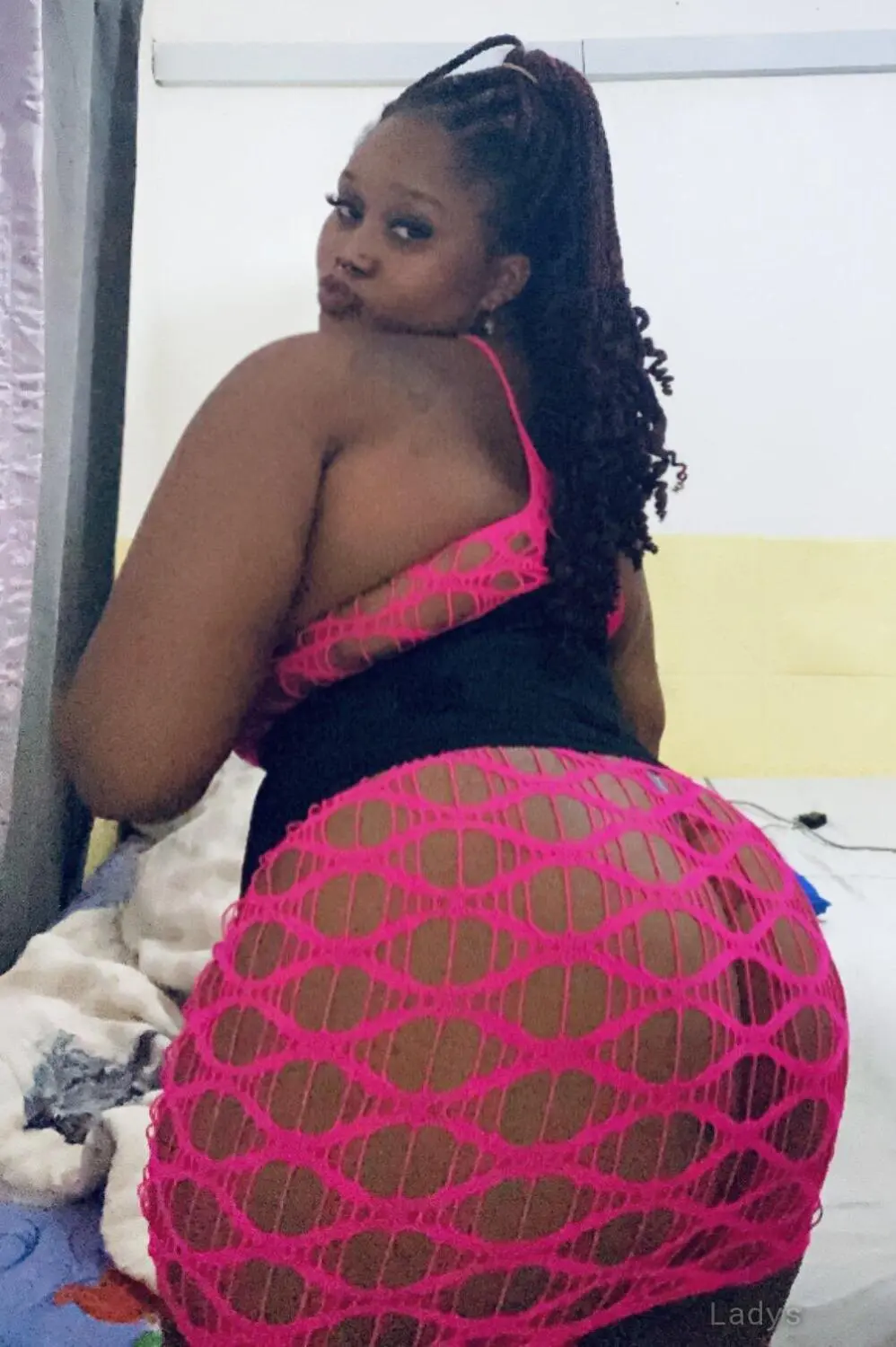 Aria, 24 years brunette escorts in Accra, height  sm, Weight  kg