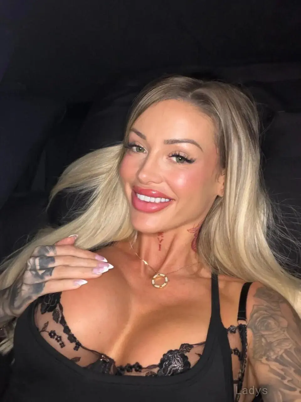 Tattooed Barbie, 28 years brunette escorts in Adelaide, height 161 sm, Weight 54 kg