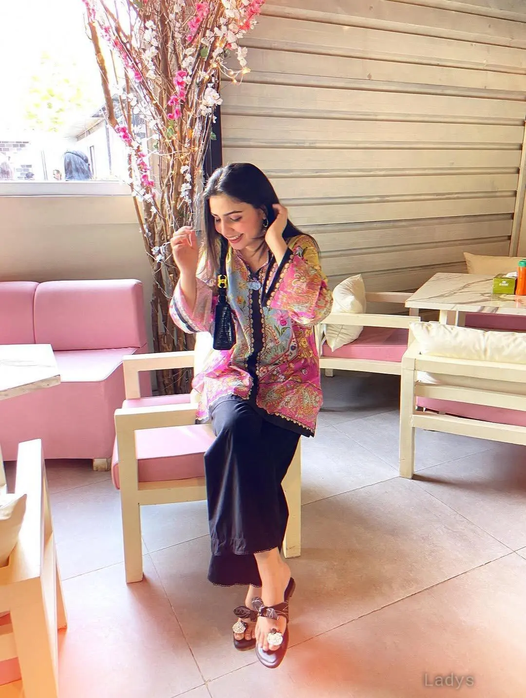 Monika, 22 years brunette escorts in Ahmedabad, height 154 sm, Weight  kg