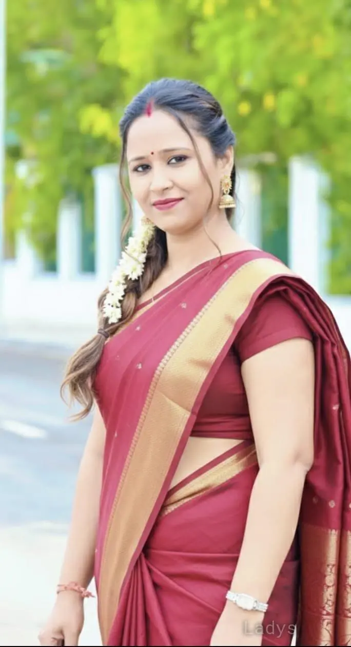 Namita, 25 years brunette escorts in Ahmedabad, height 164 sm, Weight  kg