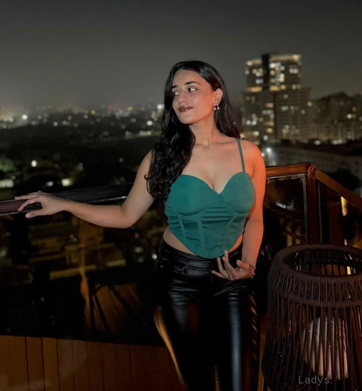 Alexandra, 23 years brunette escorts in Ajman, height 154 sm, Weight  kg