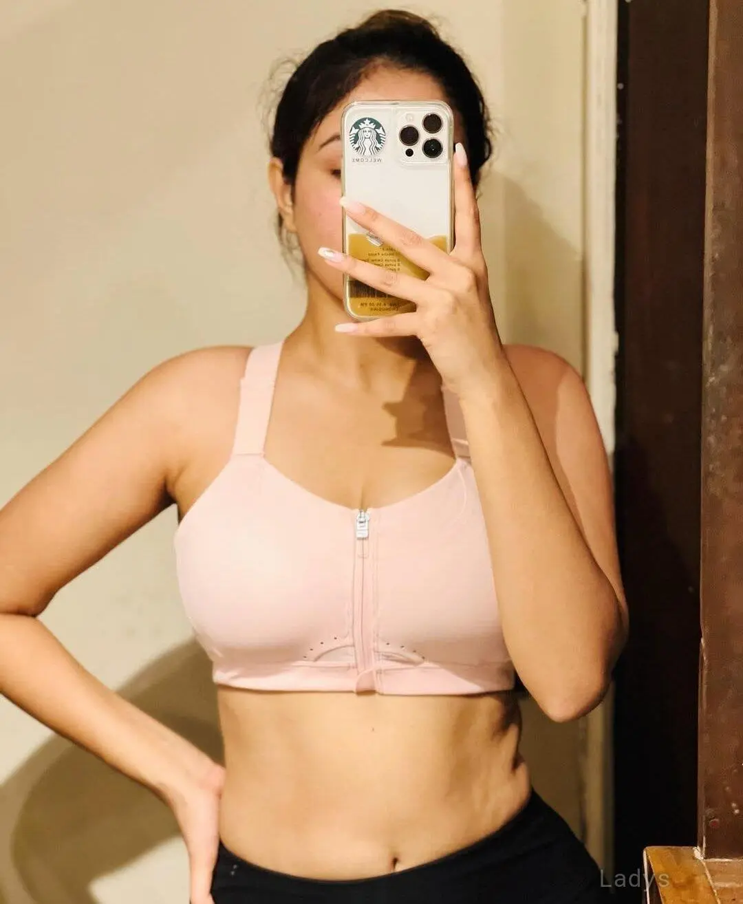 Sakshi, 21 years brunette escorts in Ajman, height 168 sm, Weight  kg