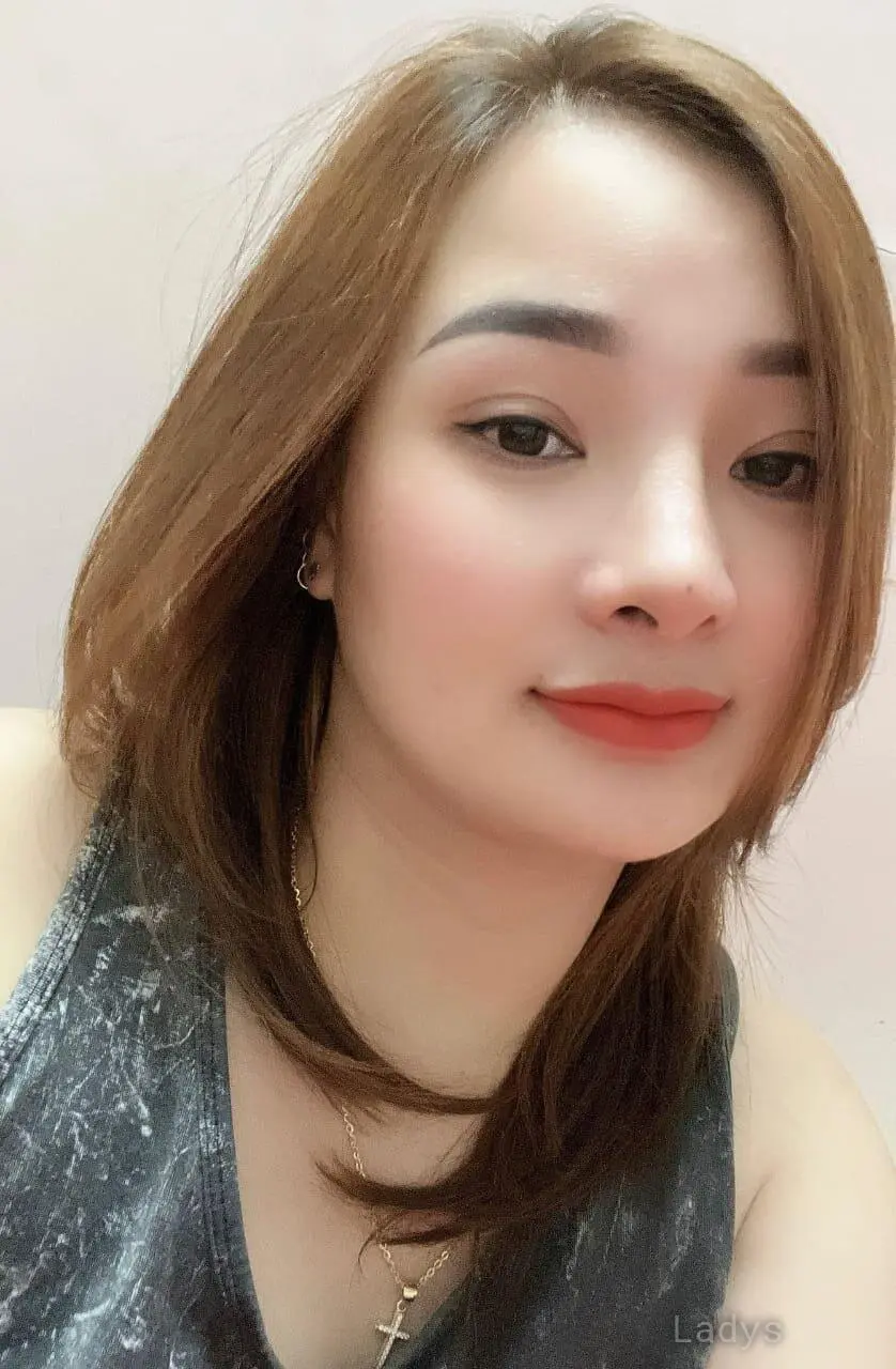Mon, 27 years brunette escorts in Al Ain, height 160 sm, Weight  kg