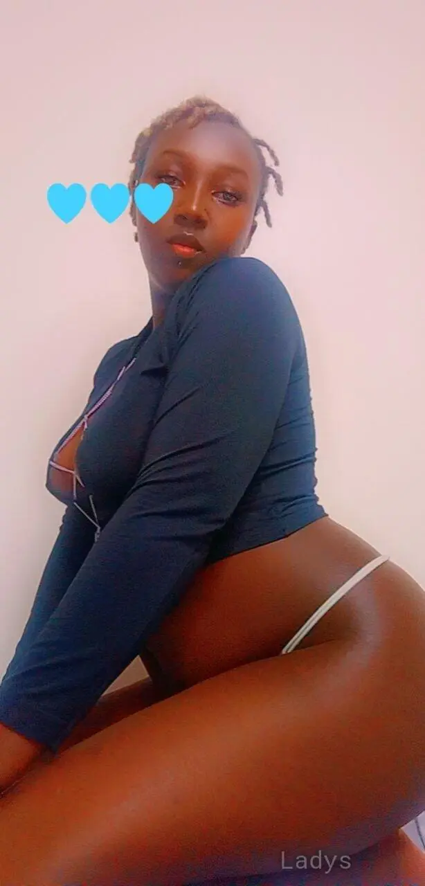 Tara, 22 years brunette escorts in Al Khobar, height 164 sm, Weight kg