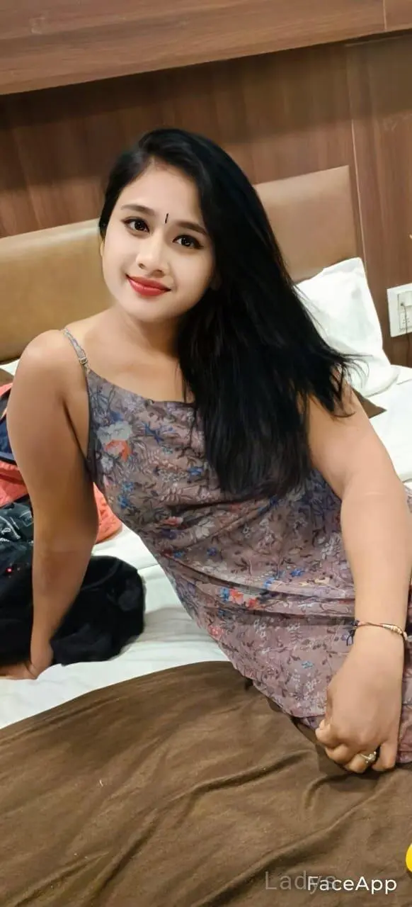 Divya, 21 years brunette escorts in Amritsar, height 154 sm, Weight  kg