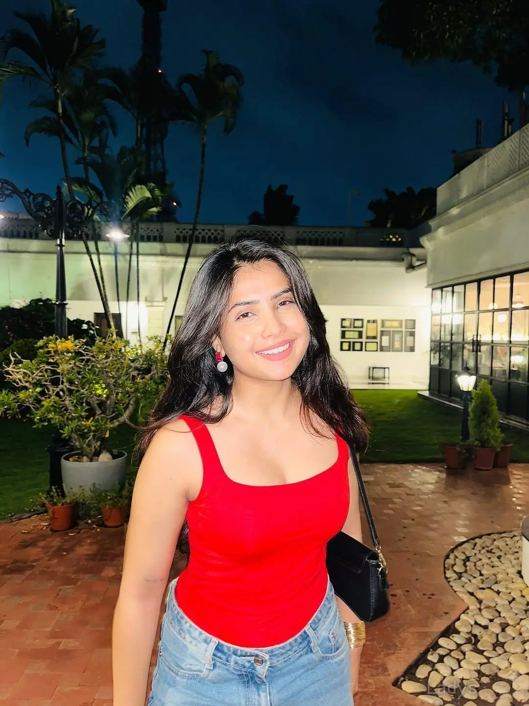 Prachi, 23 years brunette escorts in Amritsar, height 154 sm, Weight kg
