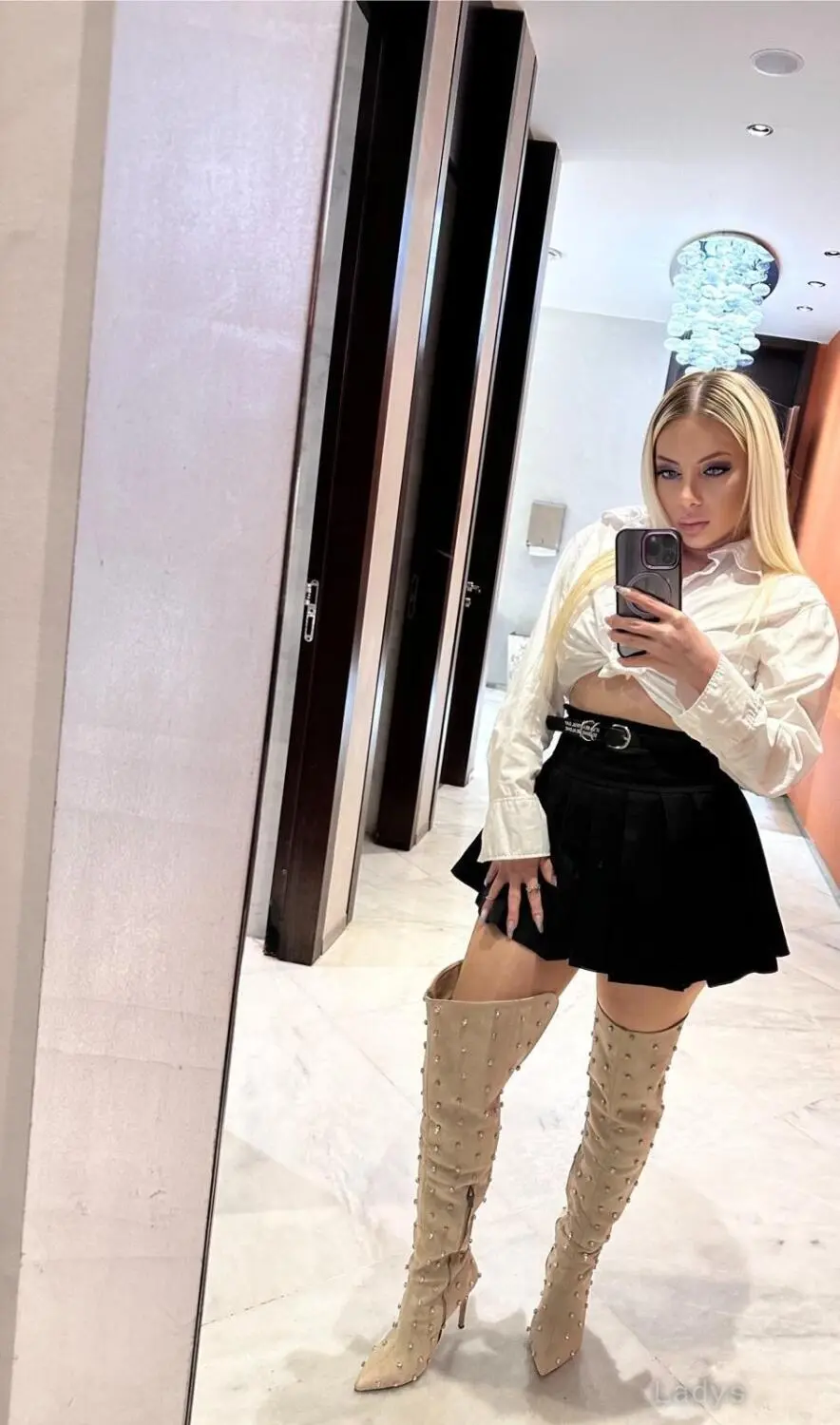 Elyana, 27 years brunette escorts in Antalya, height 159 sm, Weight  kg