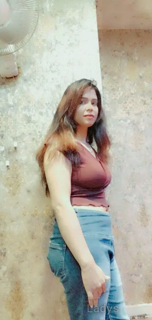 Tina, 25 years brunette escorts in Aurangabad, height 154 sm, Weight  kg