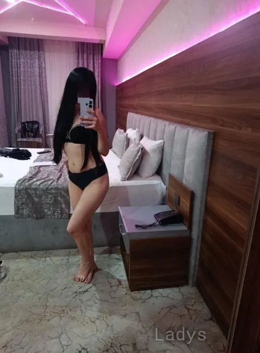 Ema, 33 years brunette escorts in Baku, height 165 sm, Weight 53 kg