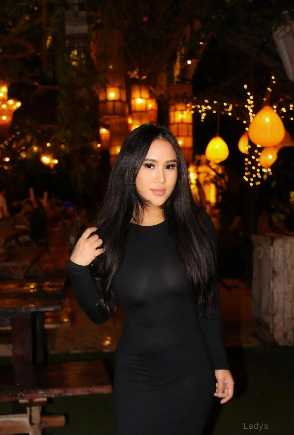 Hellen, 21 years brunette escorts in Bali, height 167 sm, Weight kg
