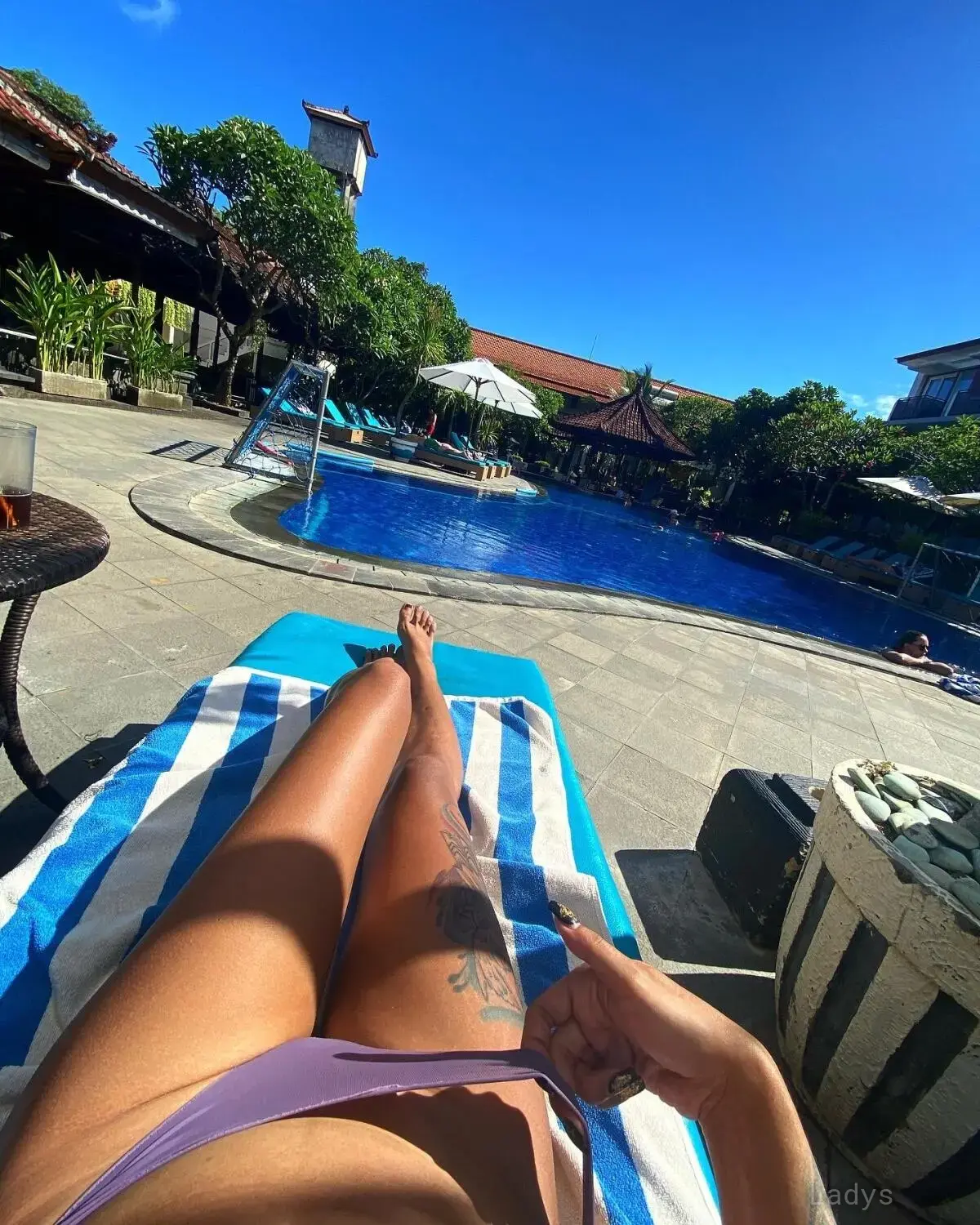 Jesmine, 28 years brunette escorts in Bali, height 164 sm, Weight 50 kg