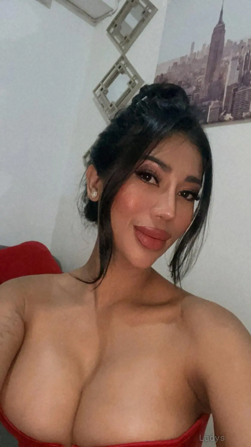 Maya, 33 years brunette escorts in Bali, height 165 sm, Weight kg