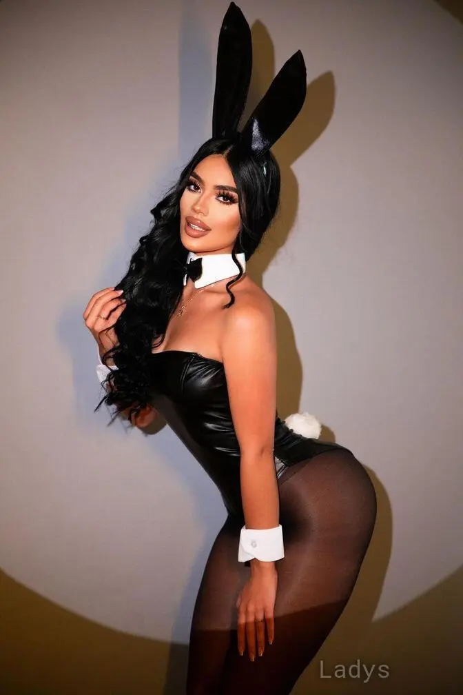 Sara Jones, 24 years brunette escorts in Baltimore, height 170 sm, Weight 55 kg
