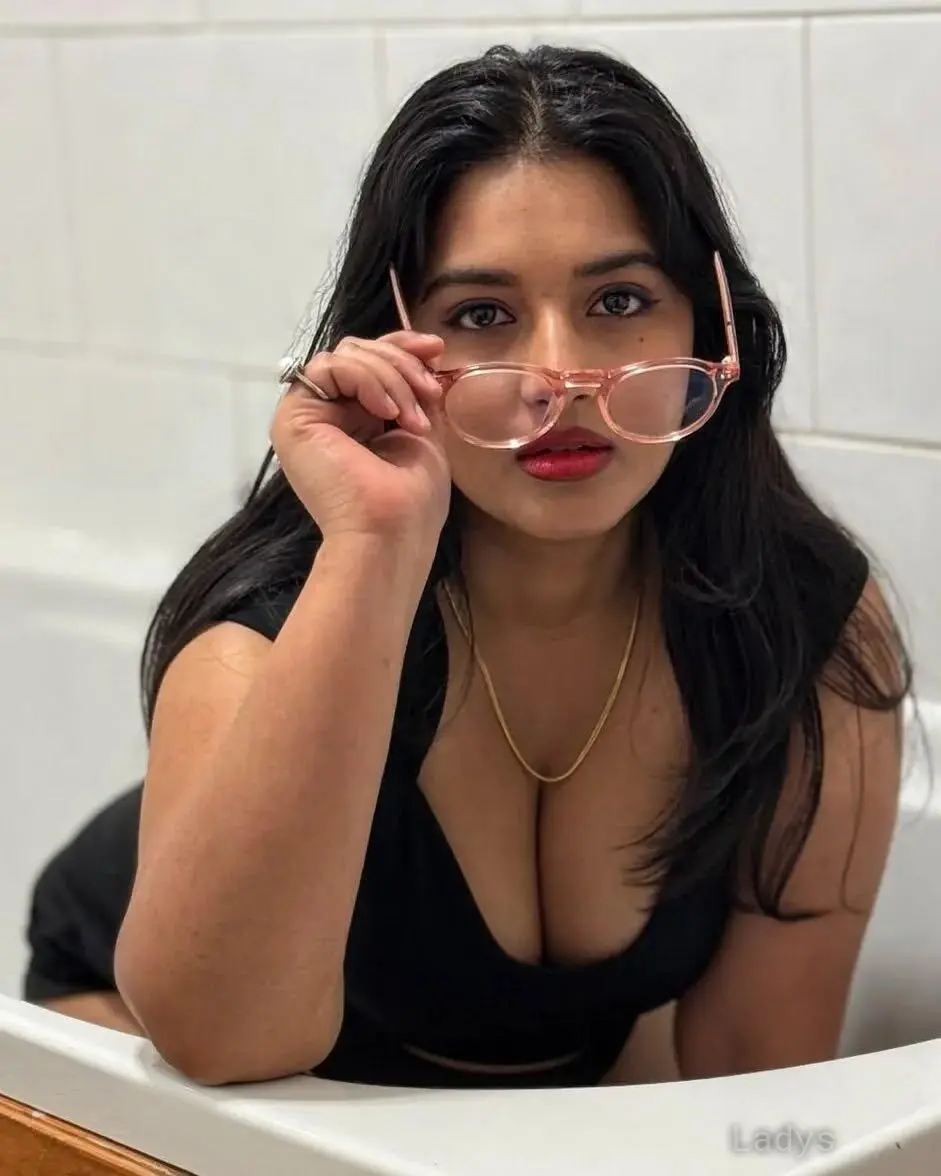 Anvi, 23 years brunette escorts in Bangalore, height 154 sm, Weight  kg