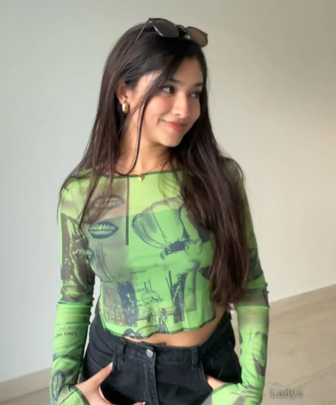 Avni, 23 years brunette escorts in Bangalore, height 165 sm, Weight kg