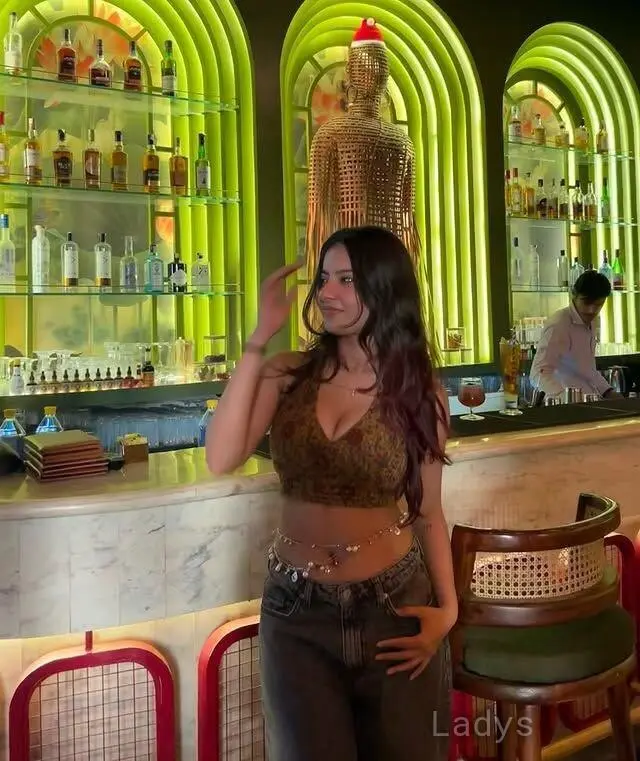 Emma, 23 years brunette escorts in Bangalore, height 154 sm, Weight  kg