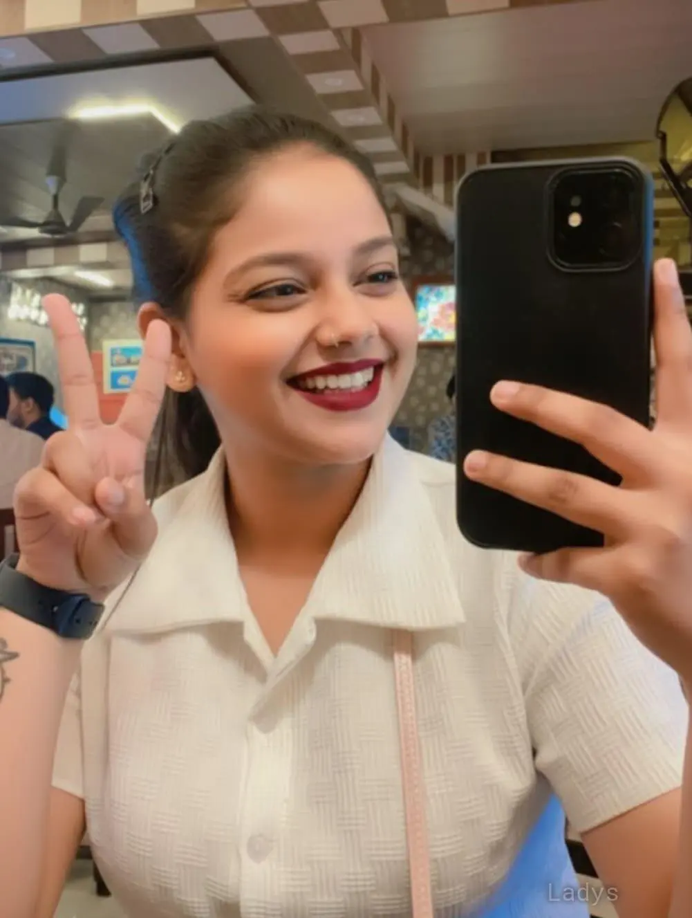Kajal, 23 years brunette escorts in Bangalore, height 153 sm, Weight kg