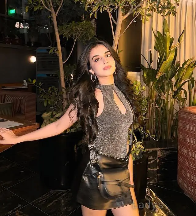 Ragini, 22 years brunette escorts in Bangalore, height 154 sm, Weight  kg