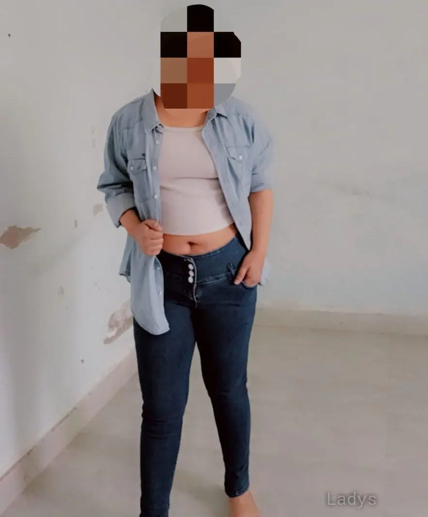Rina, 25 years brunette escorts in Bangalore, height 160 sm, Weight kg