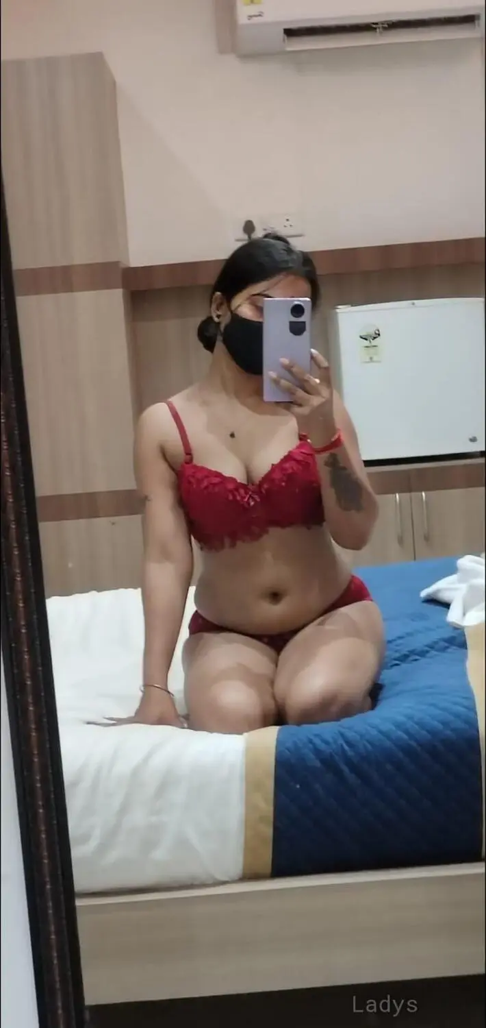 Rina, 23 years brunette escorts in Bangalore, height 165 sm, Weight  kg