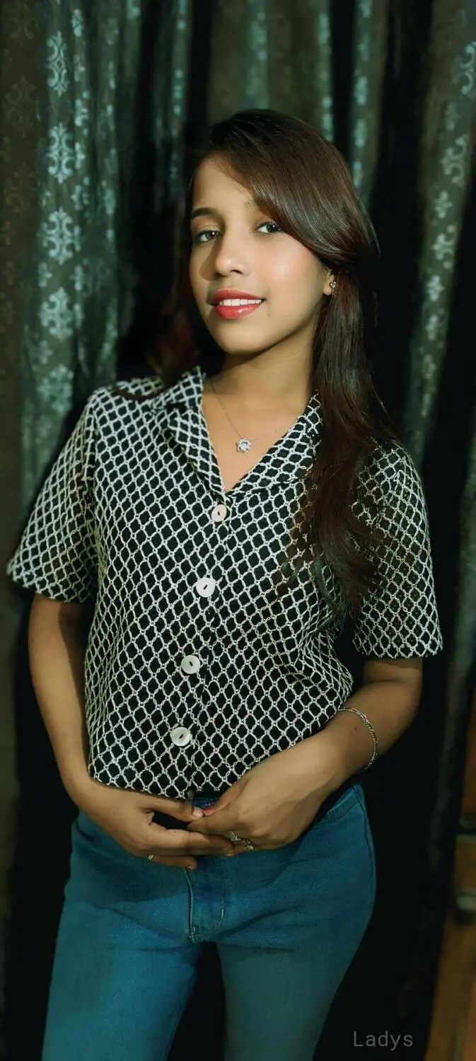 Simran, 22 years brunette escorts in Bangalore, height 153 sm, Weight  kg