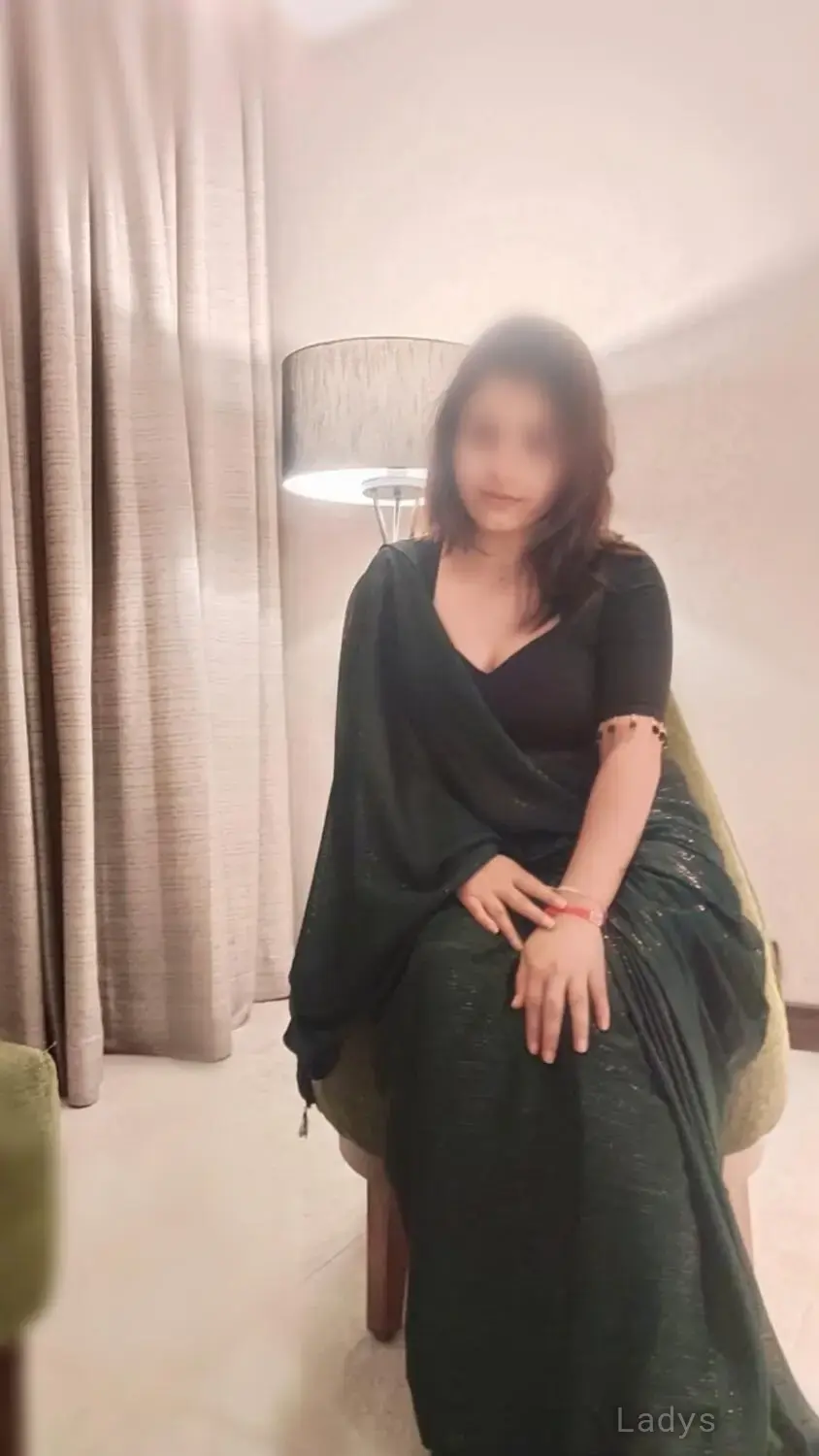 Soniya Cam, 25 years brunette escorts in Bangalore, height 153 sm, Weight 55 kg