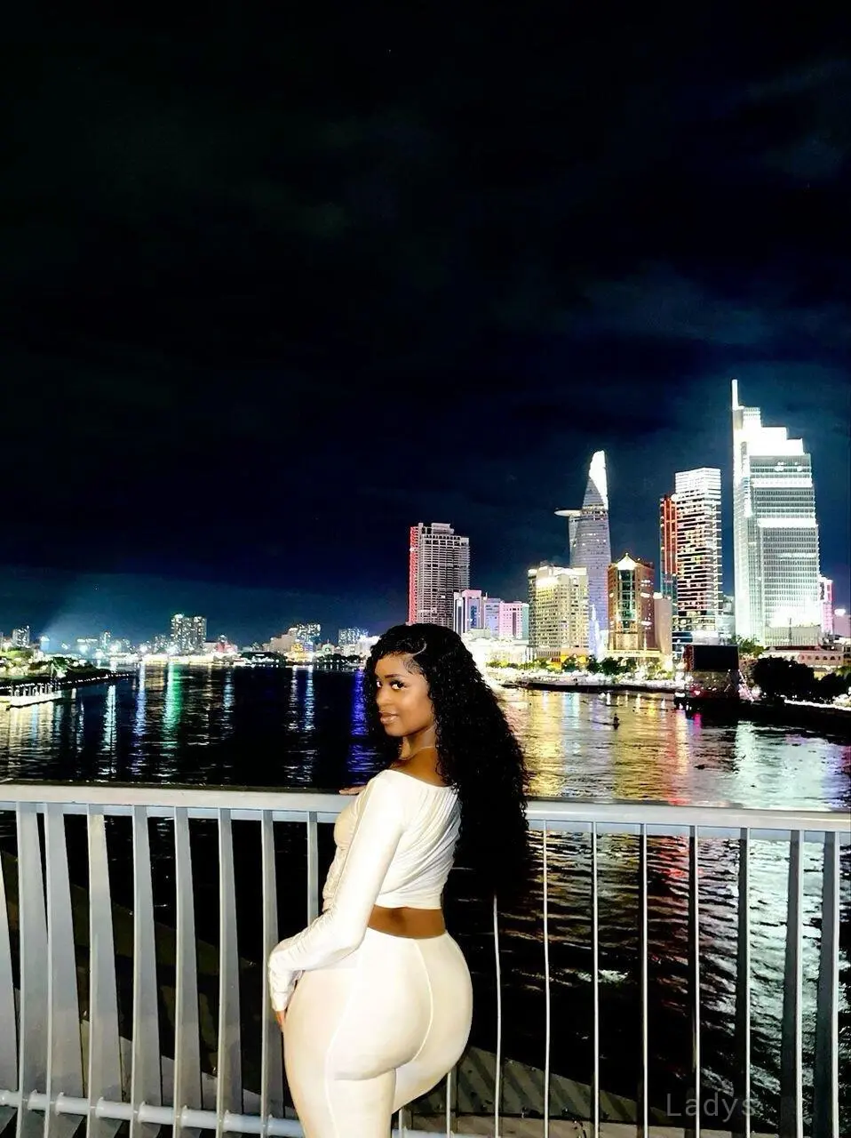 Abigael, 25 years brunette escorts in Bangkok, height 175 sm, Weight kg