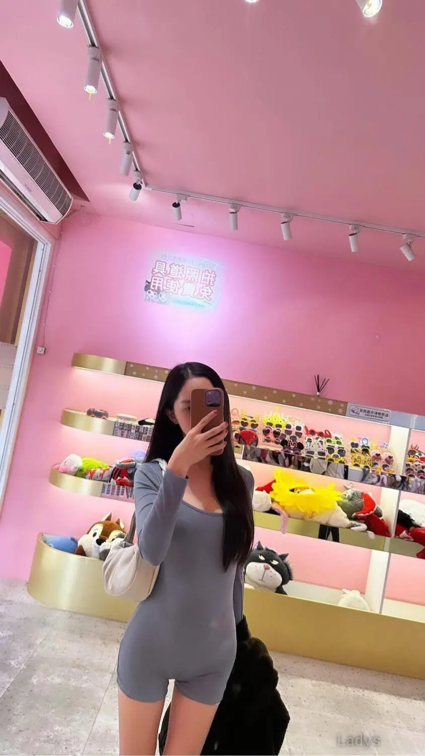 Baby, 22 years brunette escorts in Bangkok, height 160 sm, Weight  kg