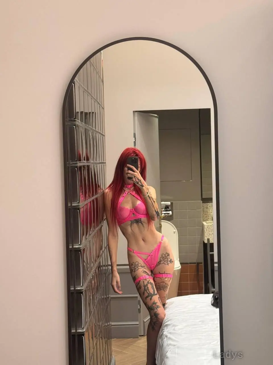 Karisha, 25 years brunette escorts in Bangkok, height 175 sm, Weight  kg