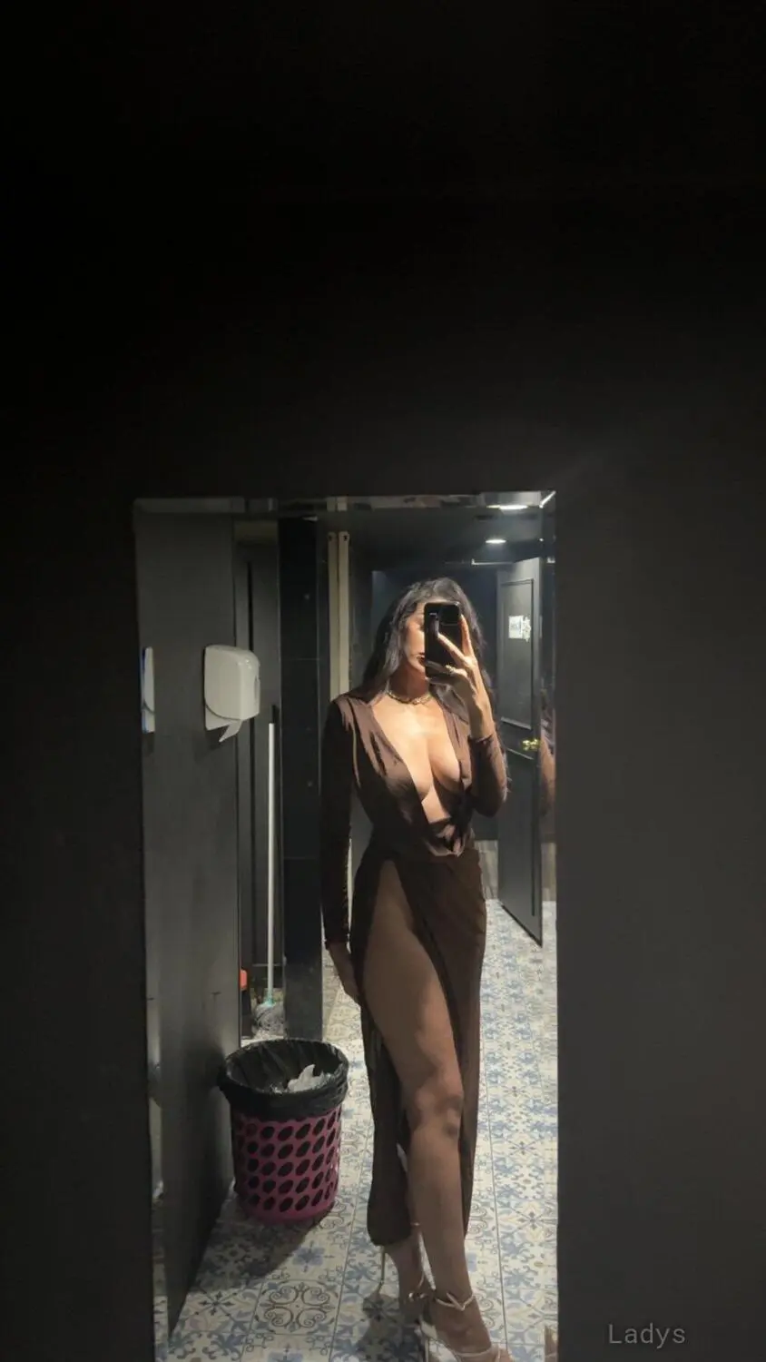 Lara, 26 years brunette escorts in Bangkok, height 174 sm, Weight kg