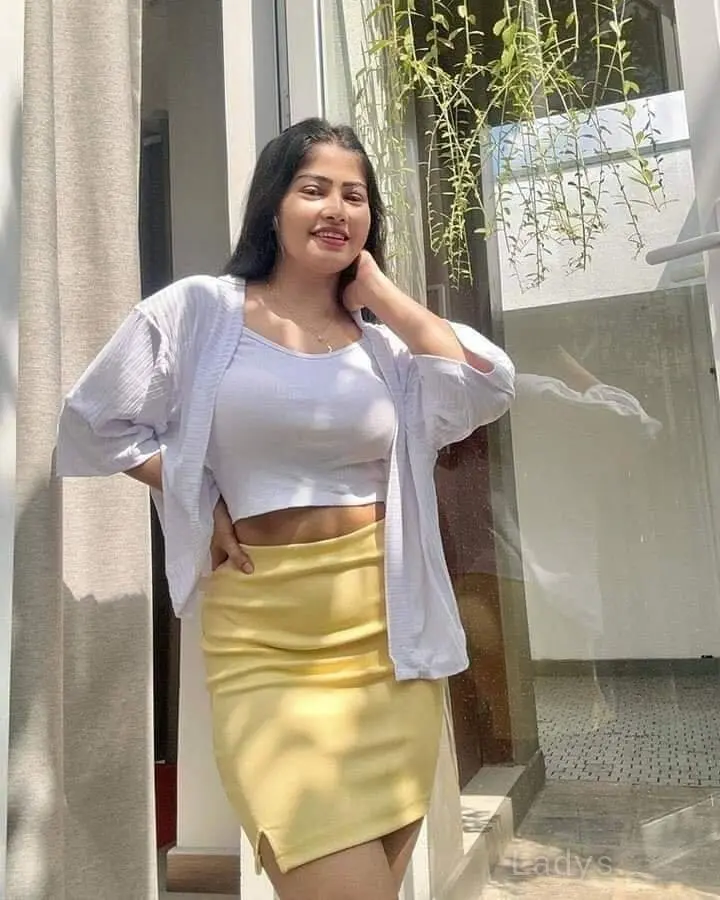 Madhu, 21 years brunette escorts in Bangkok, height 154 sm, Weight  kg