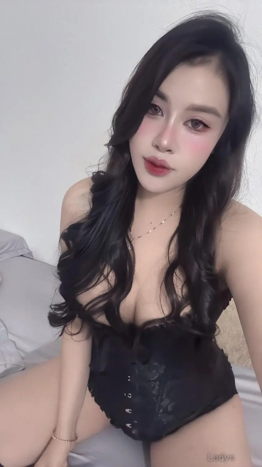 Nami, 22 years brunette escorts in Bangkok, height 165 sm, Weight kg