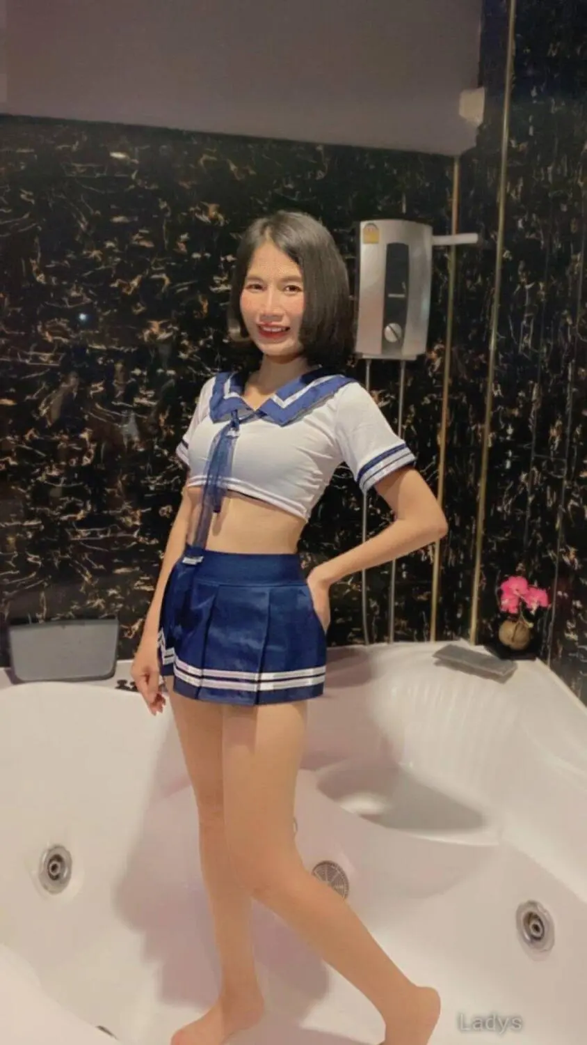 Nid Noy, 29 years brunette escorts in Bangkok, height 158 sm, Weight  kg