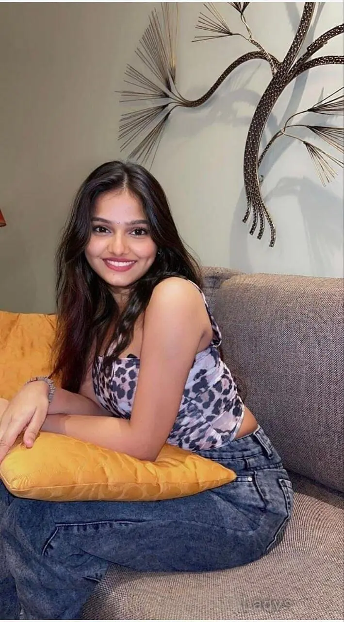 Shalini Shot/night Sarvice, 22 years brunette escorts in Bangkok, height 160 sm, Weight kg