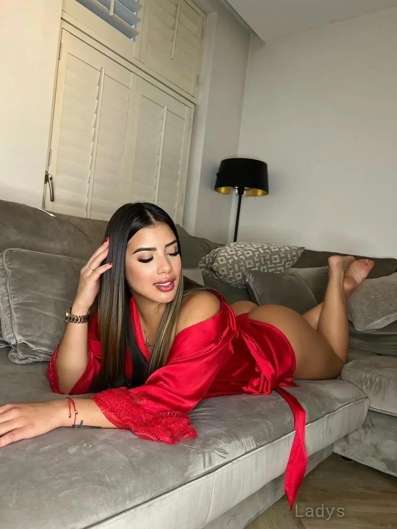Théa, 22 years brunette escorts in Beirut, height 162 sm, Weight  kg