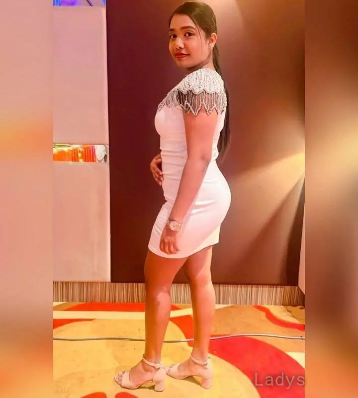 Anushka, 21 years brunette escorts in Bhubaneshwar, height 170 sm, Weight kg