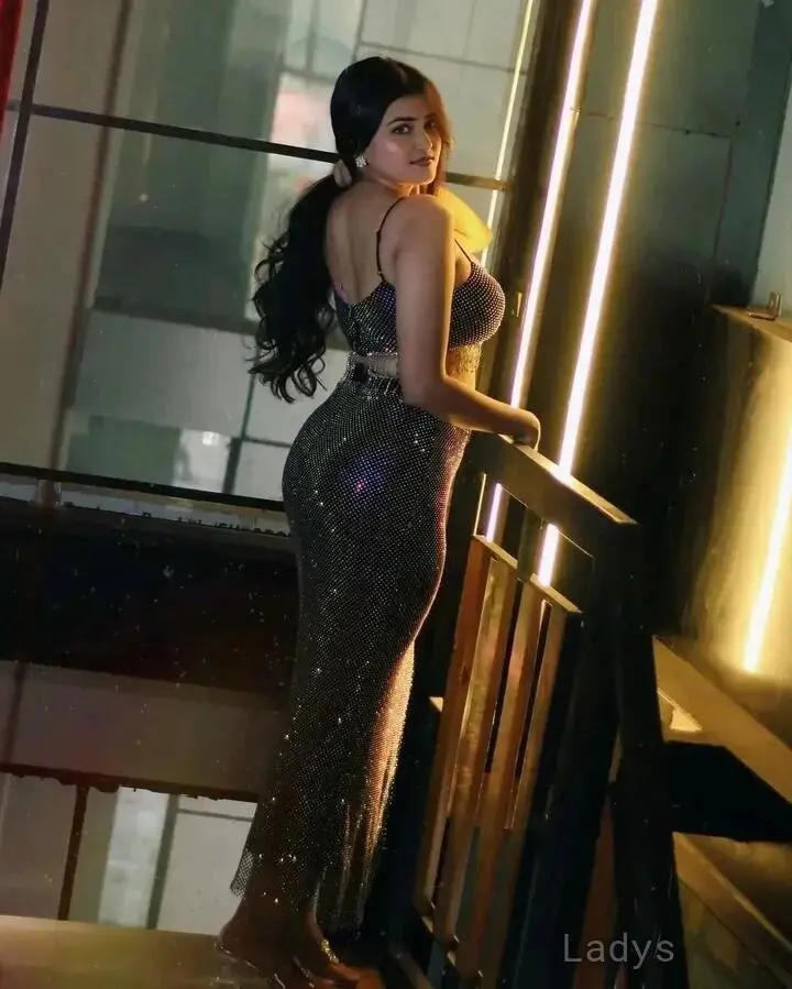 Milana, 20 years brunette escorts in Bhubaneshwar, height 166 sm, Weight  kg