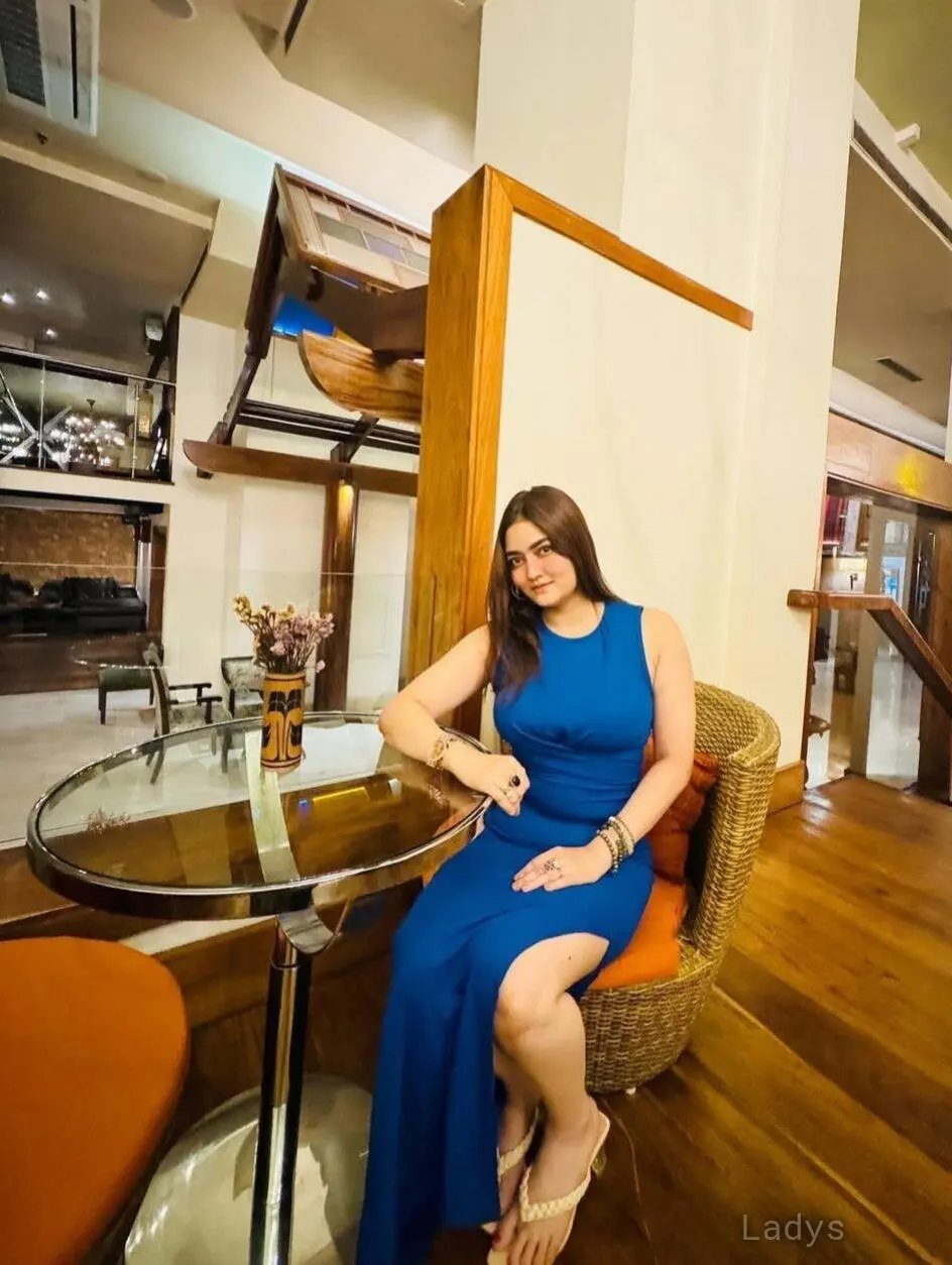 Ghazal, 23 years brunette escorts in Bordeaux, height 150 sm, Weight  kg