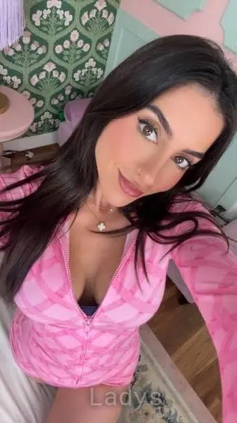 Léna, 28 years brunette escorts in Brest, height 176 sm, Weight 58 kg