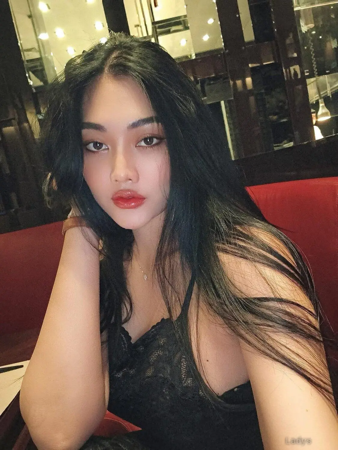 Ruby, 25 years brunette escorts in Buraidah, height 166 sm, Weight kg