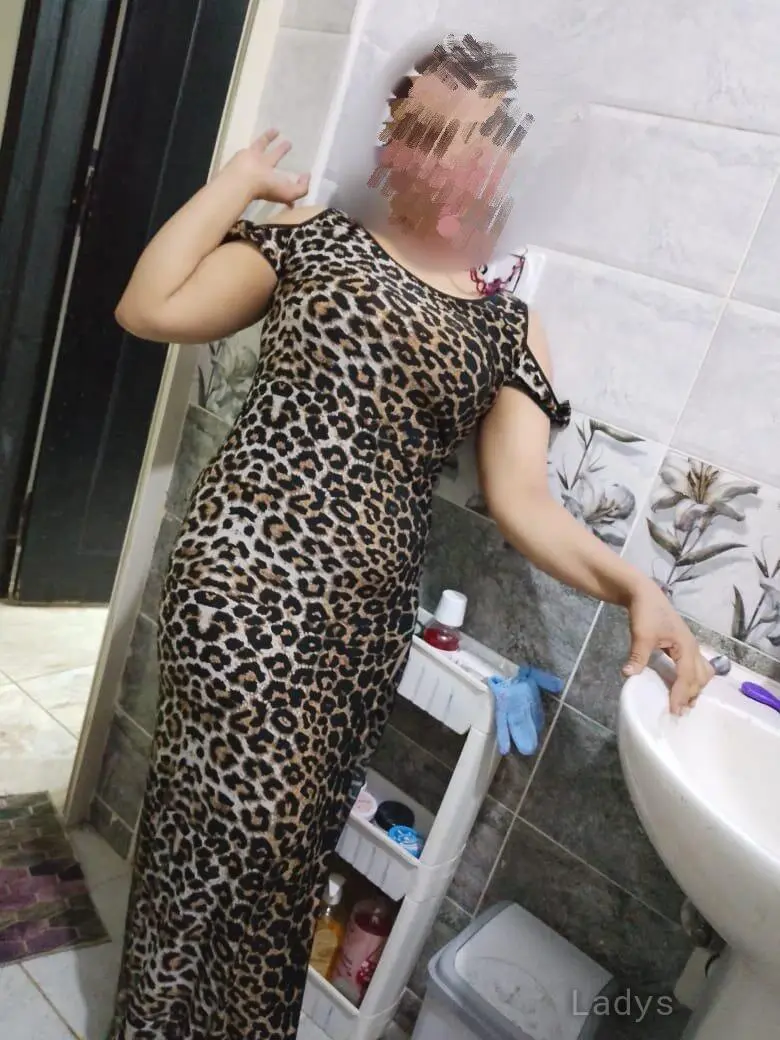 Shahira, 24 years brunette escorts in Cairo, height 167 sm, Weight  kg