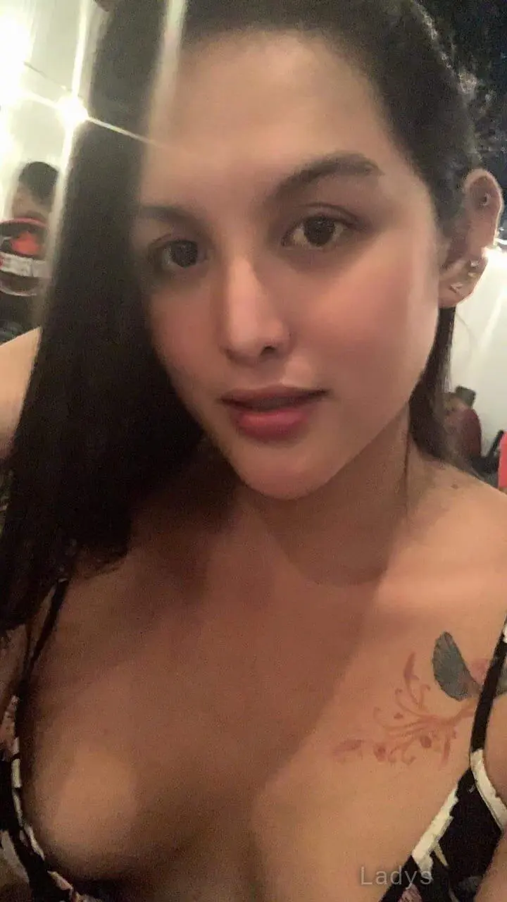 Rockie, 24 years brunette escorts in Calgary, height  sm, Weight  kg