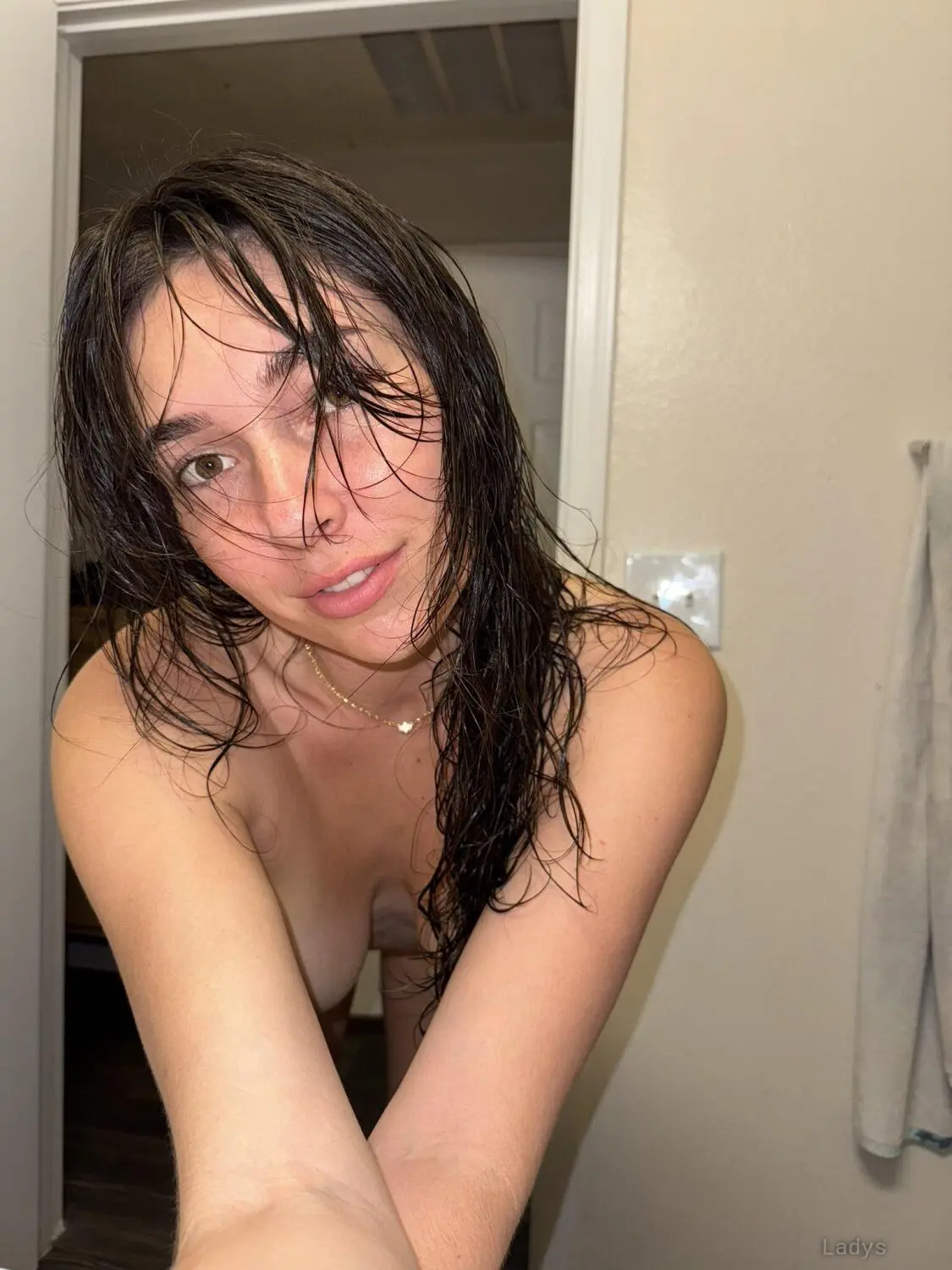 Sofia, 24 years brunette escorts in Cannes, height 163 sm, Weight 48 kg